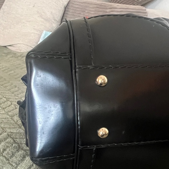Elegant authentic used condition GUCCI Black Women's Handbag!! - Picture 4 of 15